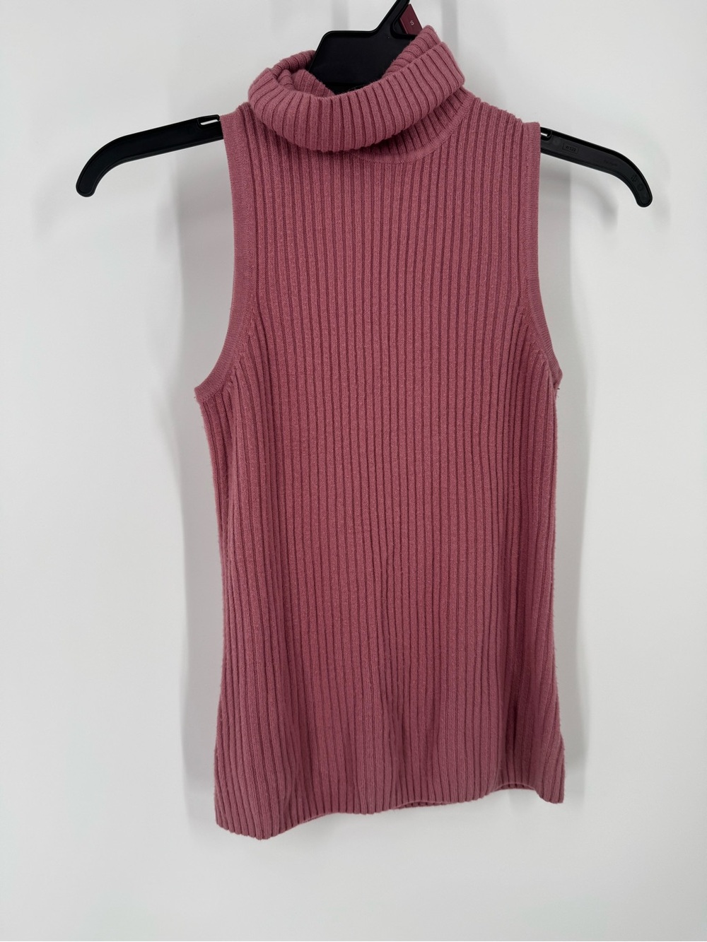 George Sleeveless Ribbed Turtleneck Sweater - Mauve Pink